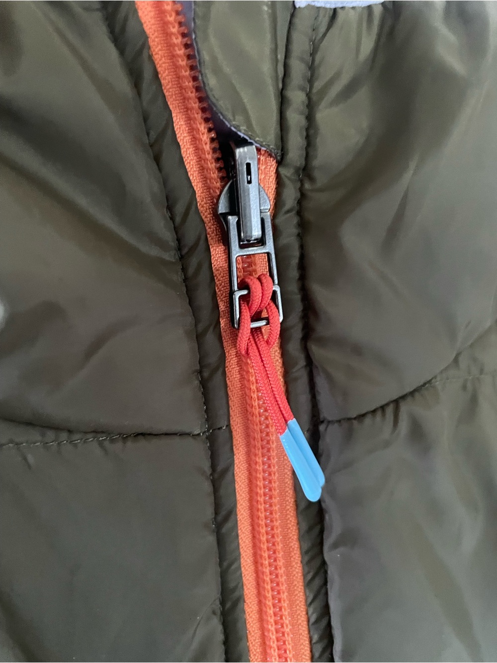 Cotopaxi Teca Calido REVERSIBLE light weight puffer hooded jacket. Olive. - Picture 2 of 14